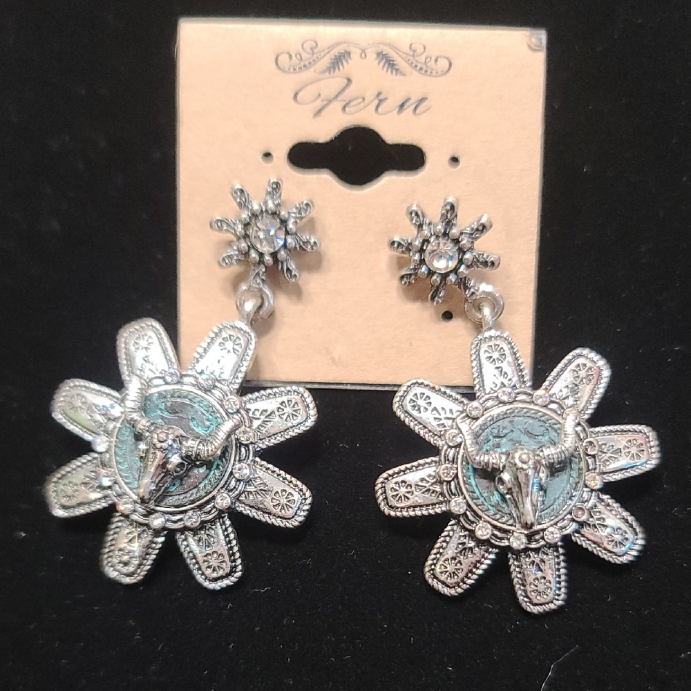 Spur Inspired Longhorn 3D Silver Rhinestone Post Drop Earrings Nwt